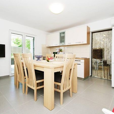 House Viki Villa Plano Екстериор снимка