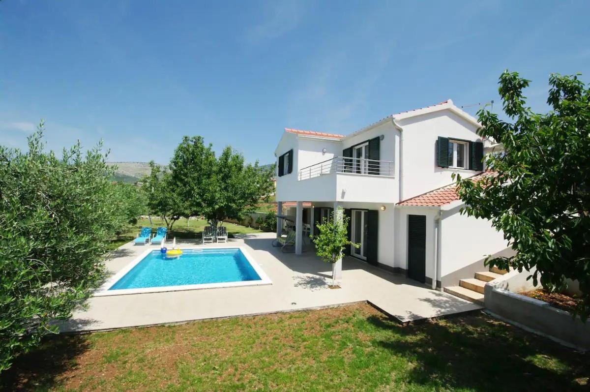 House Viki Villa Plano Екстериор снимка